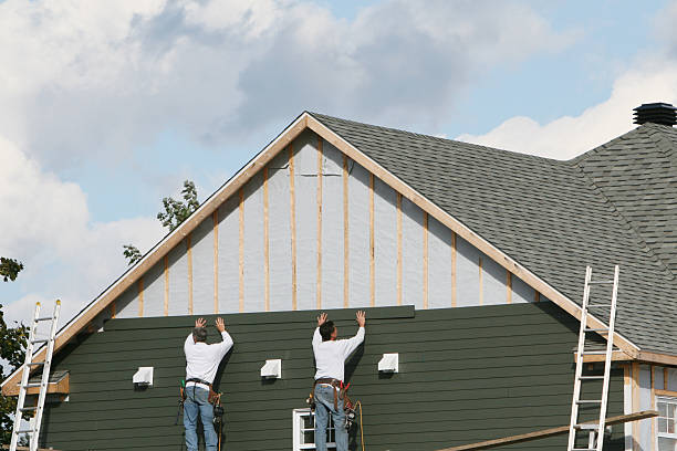 Professional Siding technician working in Maywood, NJ